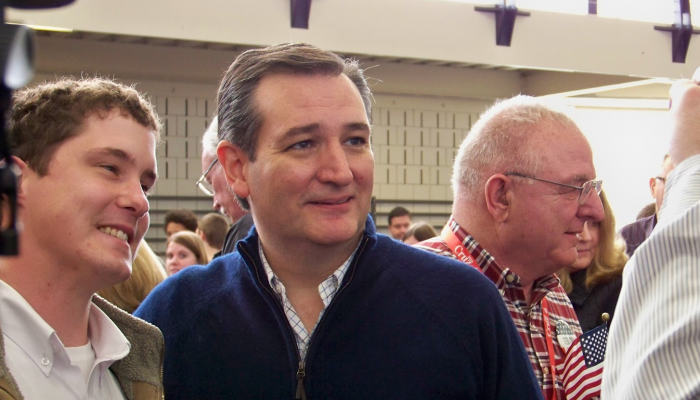 Sen. Ted Cruz poses for a photo after a speech on Feb. 1. Photo by Johanna Burns/TMN.